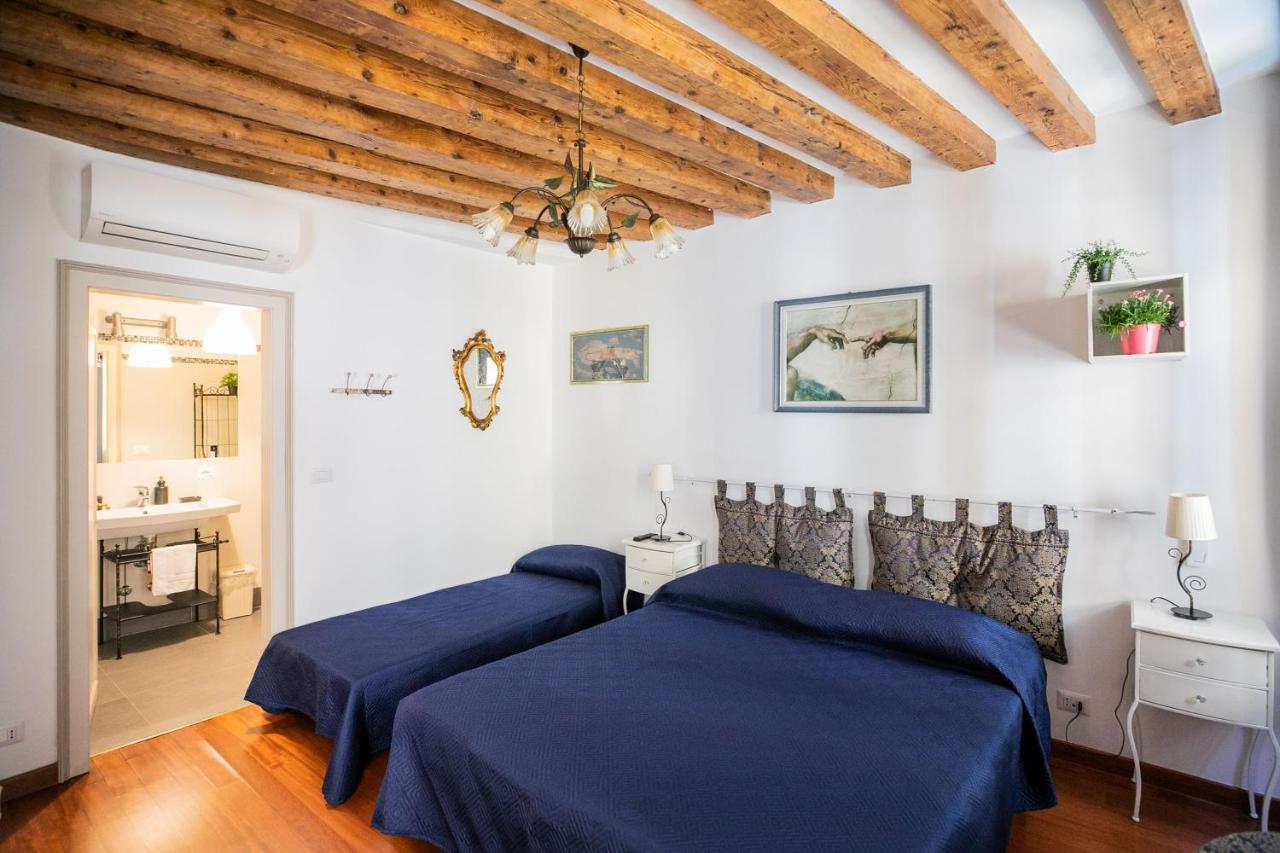 Hidden Gem In * Venecia